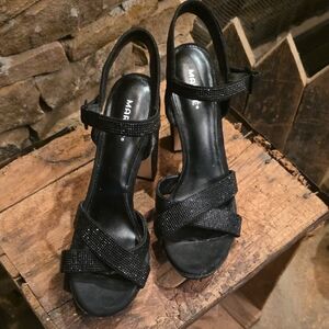 Maripe Black Textured Heels